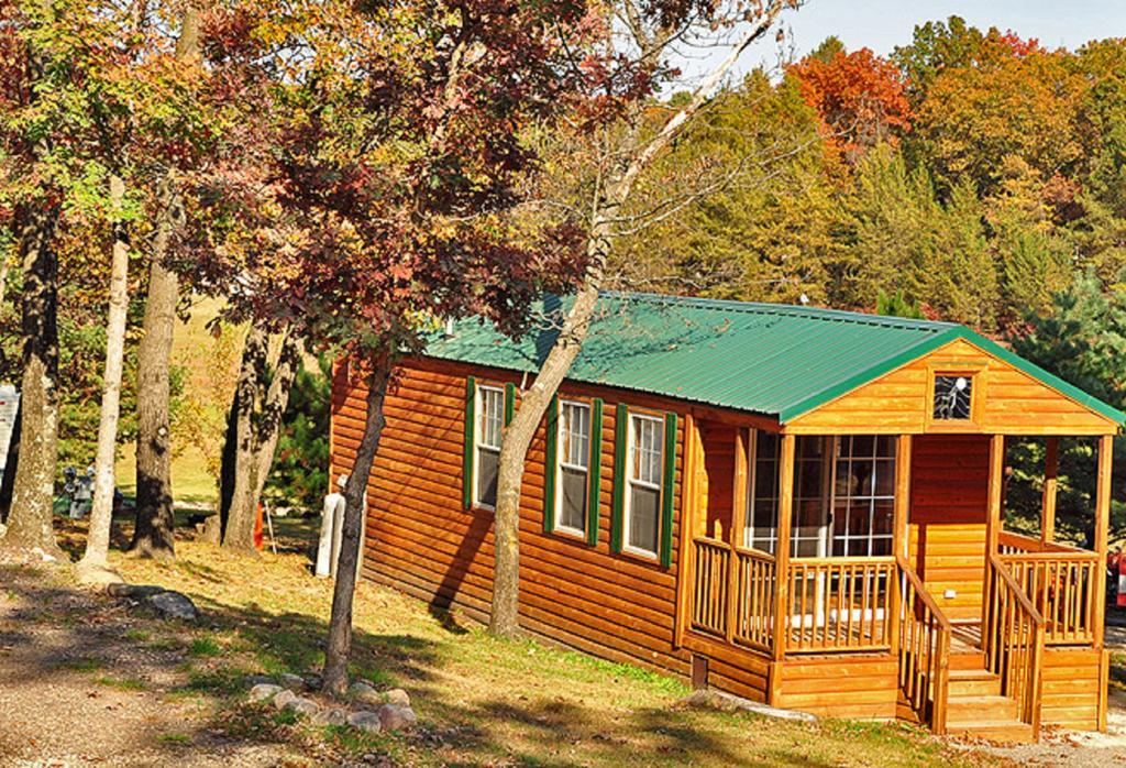 Arrowhead Camping Resort Deluxe Cabin 4 Douglas Center Extérieur photo